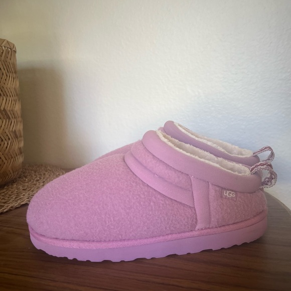 NWOT - UGG Astro Ultra Slippers Pink - Picture 1 of 6